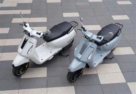Tin xe hot Ra mắt vua xe ga đẹp át vía Honda Air Blade trang bị so kè SH giá triệu đồng