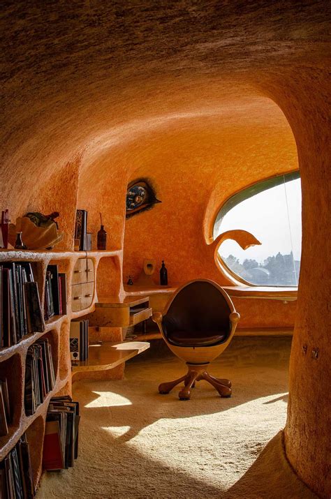 Casa Organica A Free Form Cave Like House Built Into The Earth