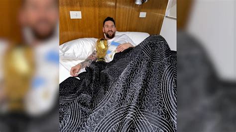 The photo of Messi sleeping with the World Cup is all the rage - The Limited Times