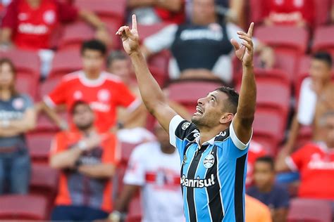 Atuações Diego Souza e Vanderlei decidem e garantem vitória do Grêmio