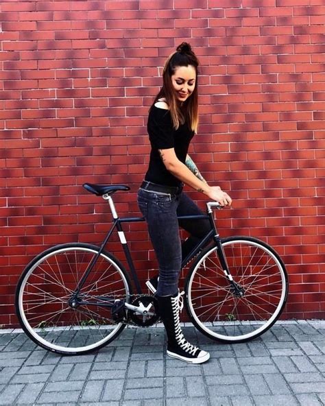 Pin De Vintage Motorcycles En Fixie Chica En Bicicleta Bici Ciclismo