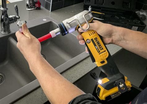 DeWalt 20V Max PEX Expander Review DCE400 Pro Tool Reviews