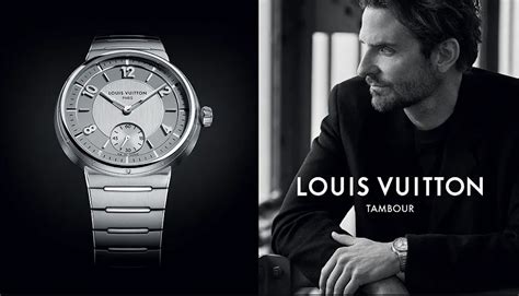 Bradley Cooper Luce El Nuevo Y Elegante Reloj Tambour De Louis Vuitton