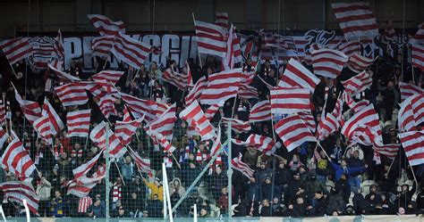 Ekstraklasa Cracovia Ukarana Za Wybryki Kibic W W Meczu Z Pogoni