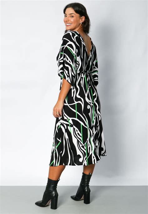 Vestido Midi Em Viscose Estampa Abstrato Preto Lamandinne