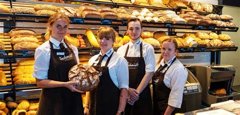 Fachmann Frau für Systemgastronomie Bäckerei Schmidt