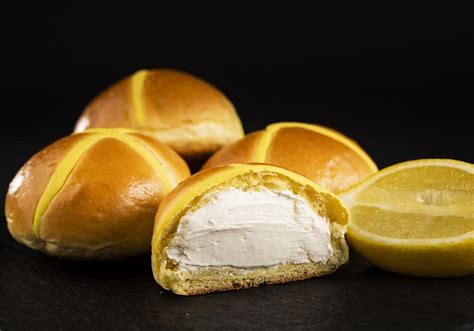 Lemon Hot Cross Buns Macphie