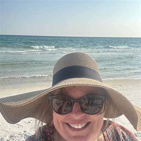 Mrs. Vivian Sue... - McKibben And Guinn Funeral Service | Facebook