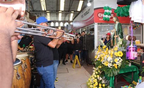 Celebran a San Judas Tadeo con banda en mercado de Mazatlán