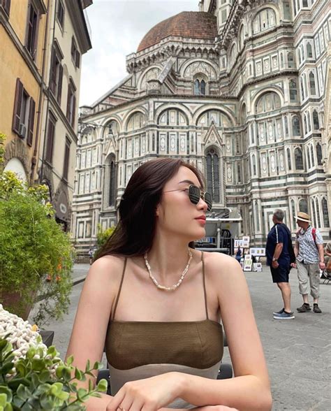 Đệ nhất hot girl Lào xinh đẹp không lỡ rời mắt ở tuổi 25