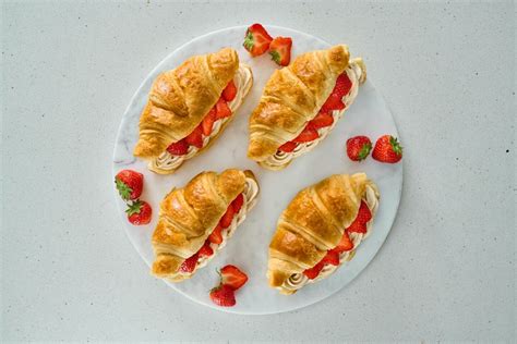 8 Croissants With Butter St Pierre USA Product