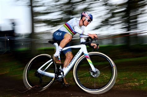 Tom Pidcock Keeps Everyone Guessing On Dublin Cyclocross World Cup