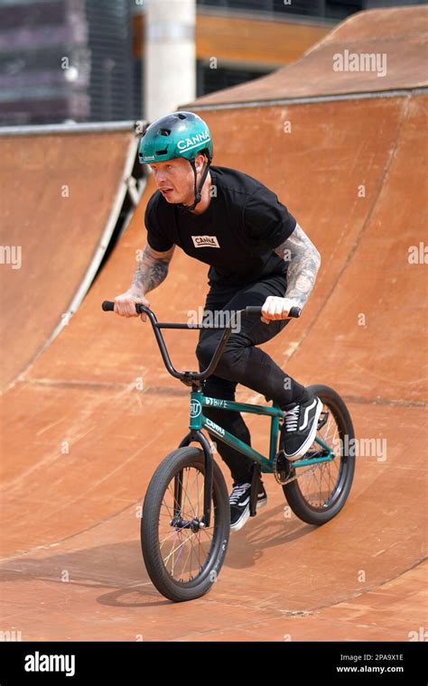 Bmx Stunts Hi Res Stock Photography And Images Alamy