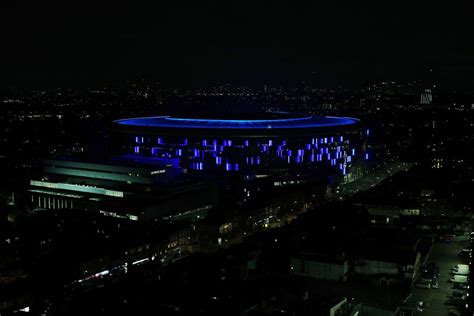 Tottenham Hotspur Stadium Night / Spurs Post World Record Profit As ...