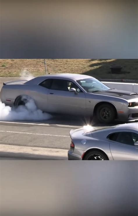 Dodge Viper Drag Races Challenger Hellcat What The Hell Happened Autoevolution