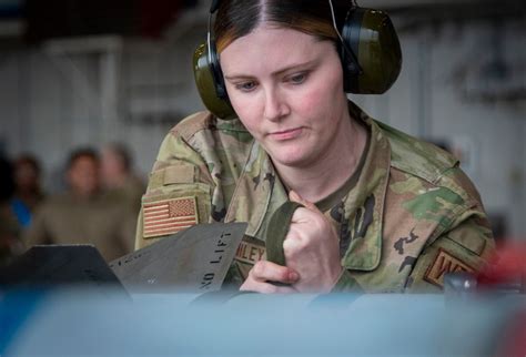 DVIDS Images F 22 Annual Weapons Load Competition Image 2 Of 7