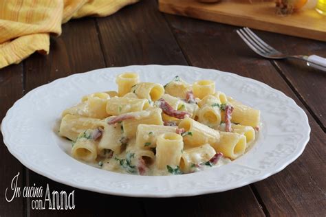 RIGATONI CON CREMA DI PATATE SPECK E RUCOLA Saporitissimi