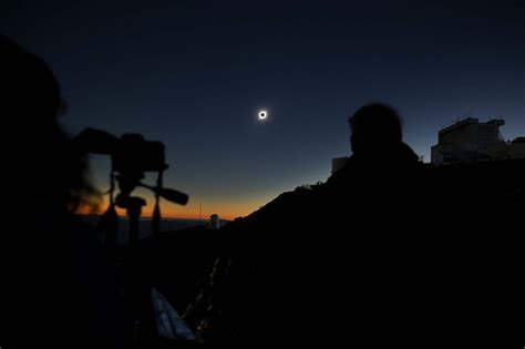 Las Mejores Fotos Del Eclipse Solar En La Región Infobae