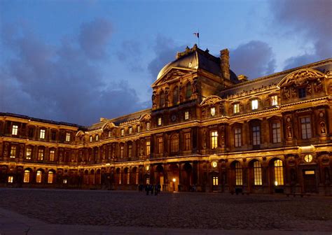 Cour Carr E At Night Louvre Paris Je T Aime Me Neither