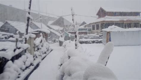 J&K | Snowfall In Sonamarg; Night Temperature Rises At Several Places ...