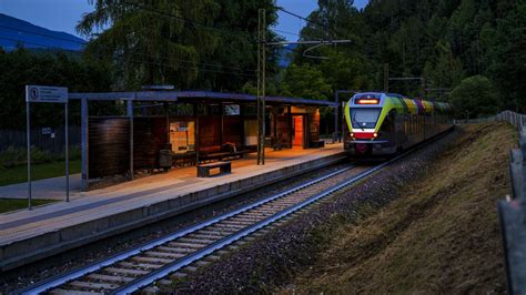 Un Train Heurte Des Cheminots Dans Le Nord De L Italie Faisant Cinq