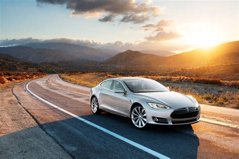 Tesla Model S Scores Five Star Safety Rating From Nhtsa Video