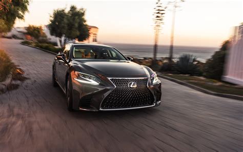 2018 Lexus LS photos - 1/3 - The Car Guide