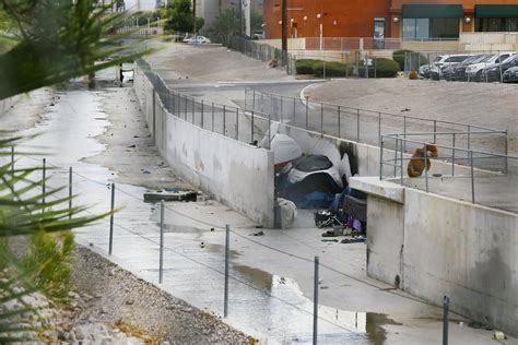 Sporadic heavy rains leave behind a trash heap in Las Vegas flood ...