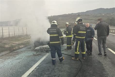 Bursa da seyir halindeki otomobil alev aldı Bursa Hakimiyet