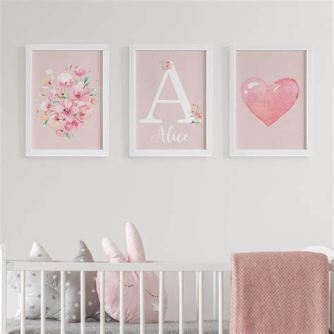 Quadros para quarto de bebê Menina Flores e Inicial do nome