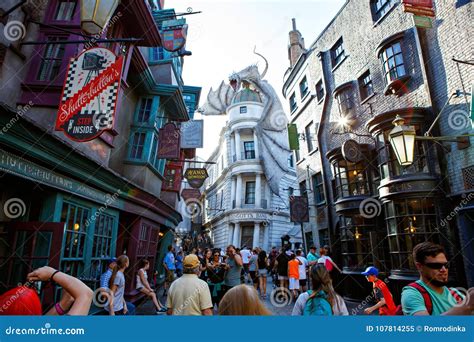 ORLANDO,FL-APRIL 19 2016: Part of Harry Potter World, Home To Harry ...