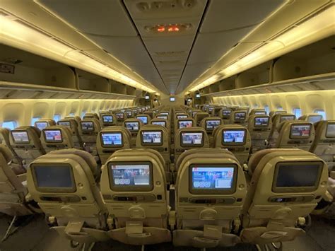 Emirates Boeing 777-300ER: A Full Cabin Tour - Simple Flying