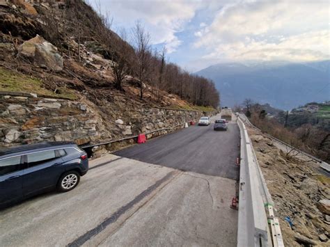 Frana A Pont Saint Martin Strada Nuovamente Percorribile Senza