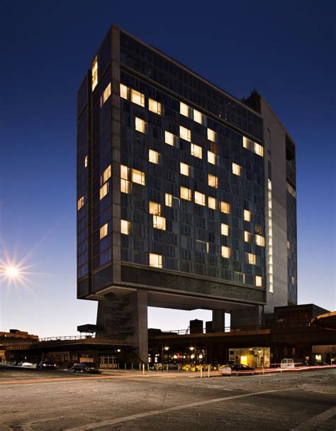 The Standard Hotel, New York / Polshek Partnership Architects | ArchDaily