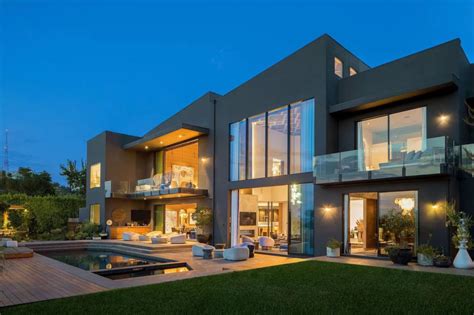 Beverly Hills House with Extraordinary Living Spaces asks for $24 Million