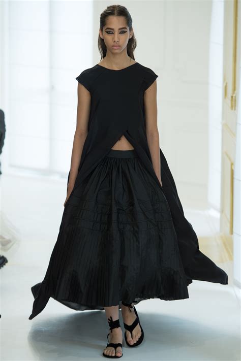 Christian Dior Fall 2016 Couture Collection - Vogue