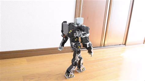 人型机器人走的好稳 人間のような歩き方をするロボットⅡbiped Robot Walks Just Like A Human Being Ⅱ