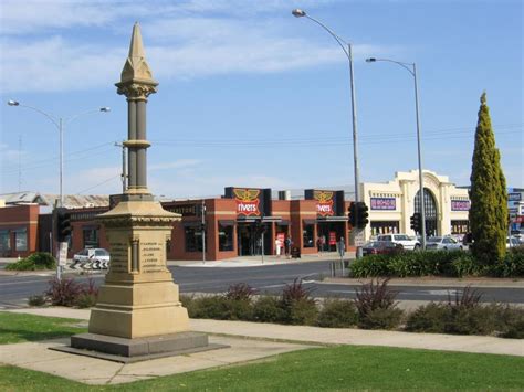 Bairnsdale photos - Travel Victoria: accommodation & visitor guide