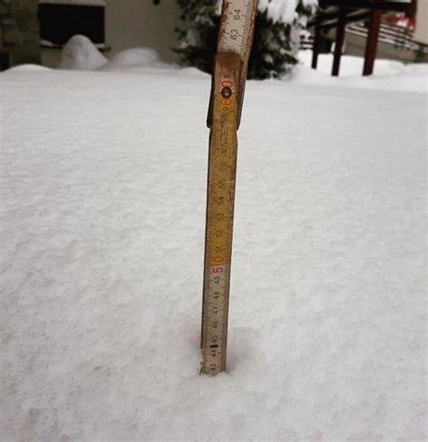 Fitte Nevicate In Valtellina Chiuso Un Tratto Della Statale Dello Spluga