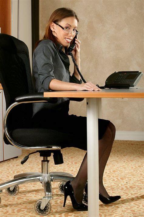 Pictures Of Teen Star Isis Lee Ready To Fuck In The Office Porn