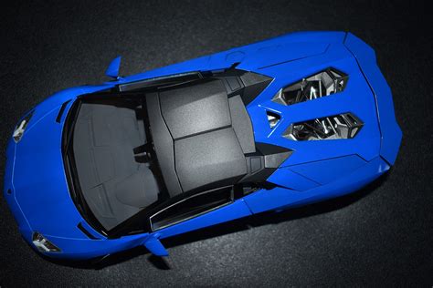 2012 Lamborghini Aventador Rodster Sports Plastic Model Car Vehicle Kit 1 24 Scale