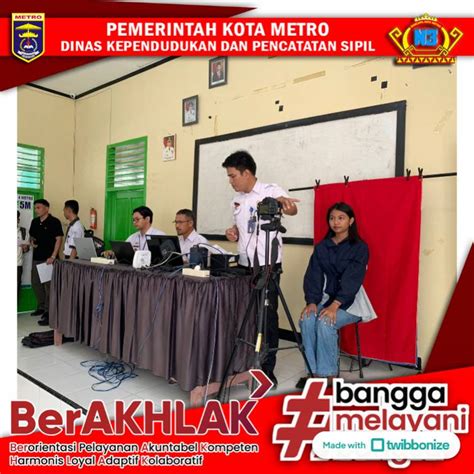 JEMPUT BOLA PEREKAMAN KTP EL KELILING KE SMA N 4 METRO