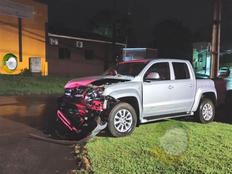 Acidente Entre Camionete Amarok E Fiat Strada No Centro De Alta Floresta