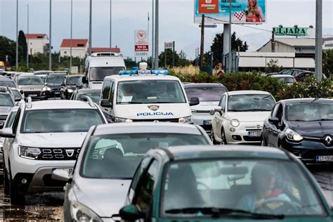 Nevrijeme Izazvalo Kaos Na Cestama U Tunelima Bujice Auti Se Zbog