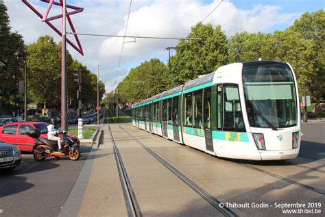 Tram 354 sur la ligne T3b RATP à Porte de Bagnolet Paris Photos