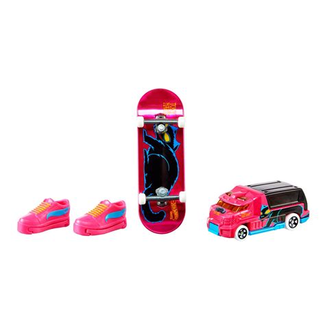 Hot Wheels Skate Collector Fingerboard And Vehicle Pack Random Set Of