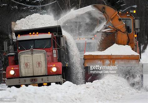 Anchorage Snowfall Photos and Premium High Res Pictures - Getty Images