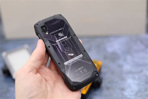 Функциональный компактный смартфон для тех, кому надоели лопаты: обзор ...