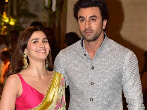 Ranbir Kapoor And Alia Bhatt To Have A December Wedding रिपोर्ट्स में