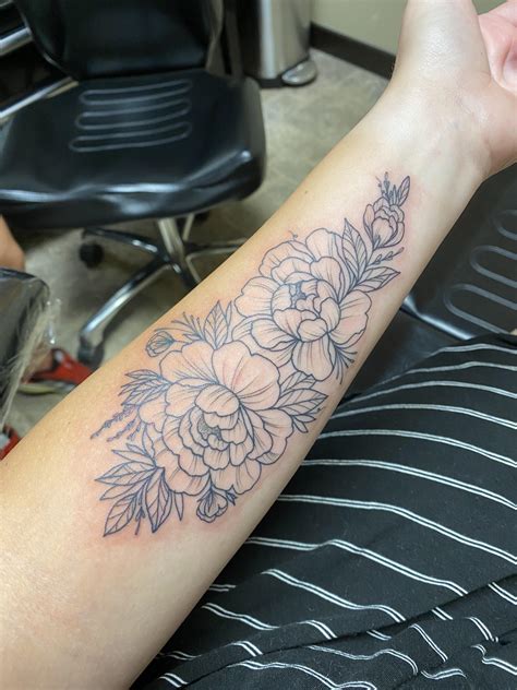 My first big girl tattoo! A beautiful floral piece done by Lacey at ...